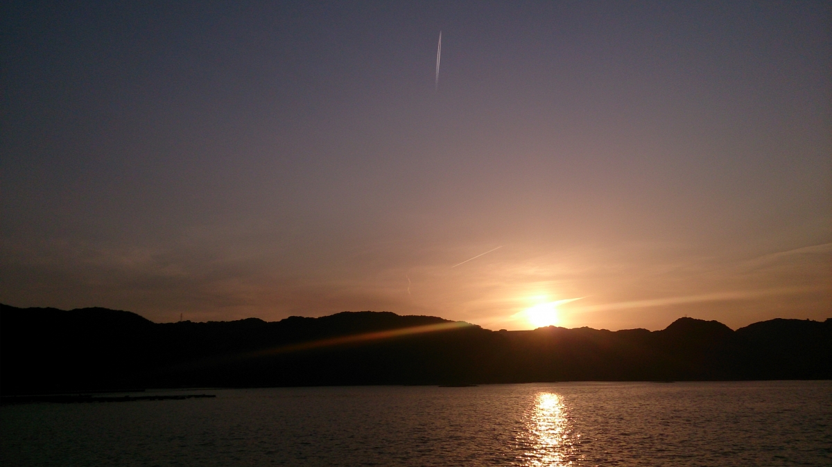 太地町:夕焼けの海/写真素材(SO-04Eで撮影)