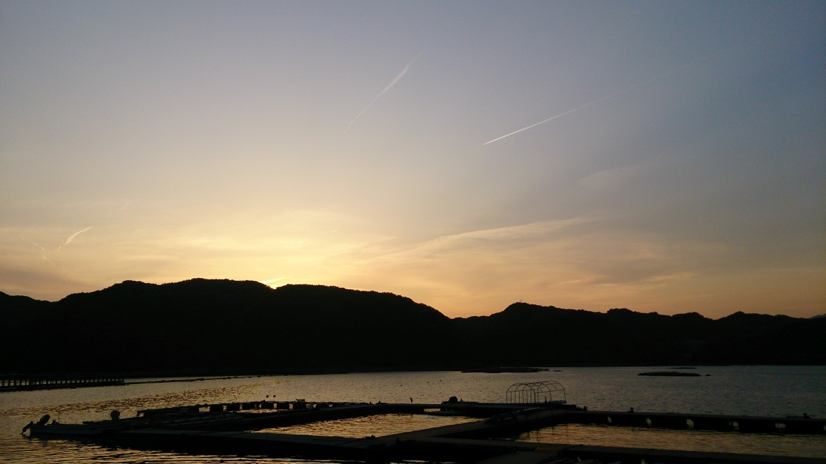 太地町:夕焼けの海/写真素材(SO-04Eで撮影)