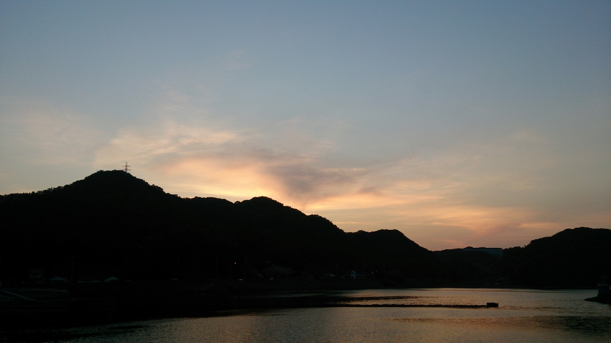 太地町:夕焼けの海/写真素材(SO-04Eで撮影)