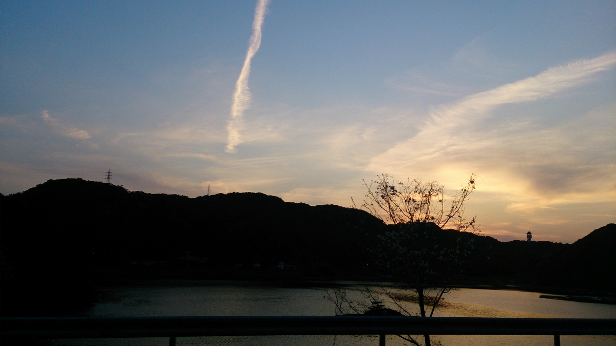 太地町:夕焼けの海/写真素材(SO-04Eで撮影)