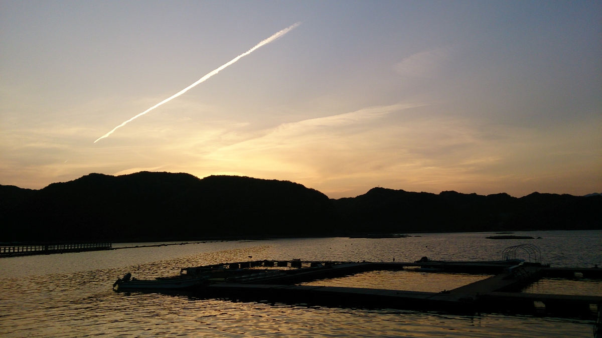 太地町:夕焼けの海/写真素材(SO-04Eで撮影)