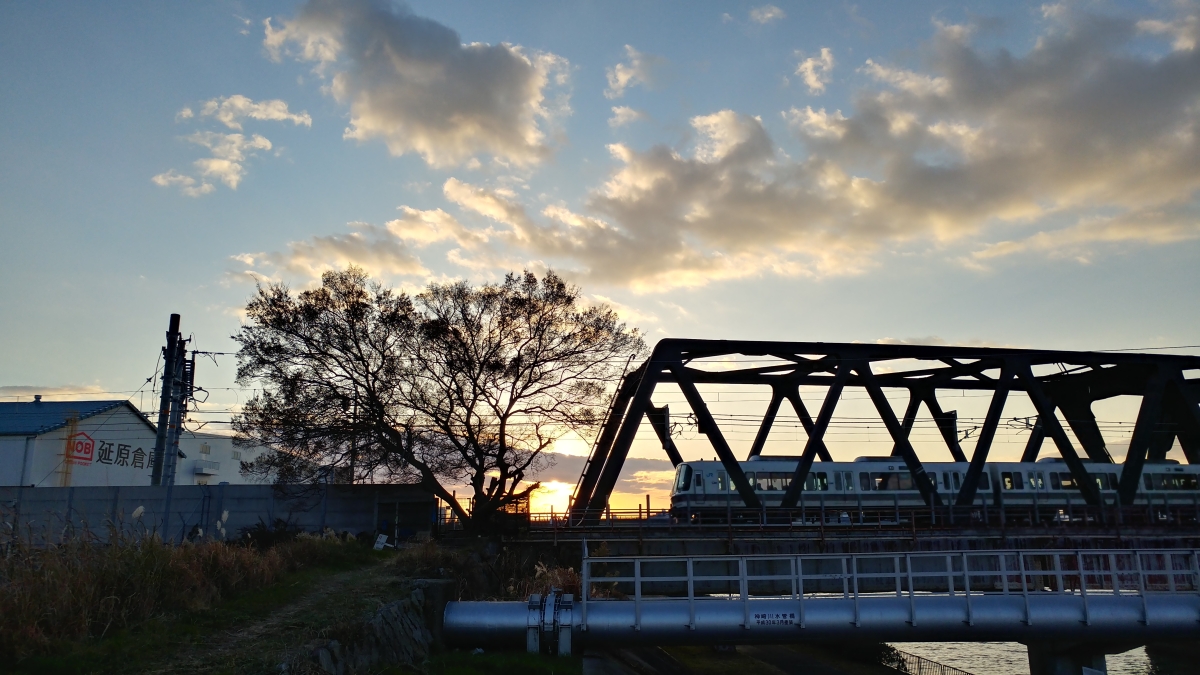 神崎川のフリー写真素材(LG-V20Proで撮影)